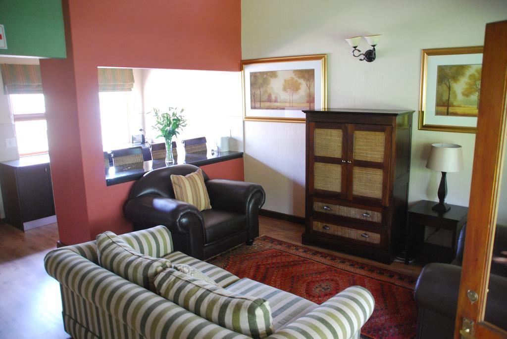 Sunninghill Guest Lodges Johannesburg Esterno foto