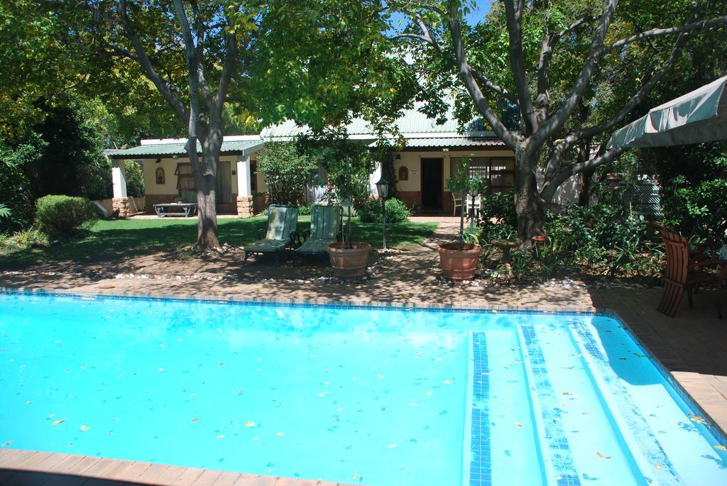 Sunninghill Guest Lodges Johannesburg Esterno foto
