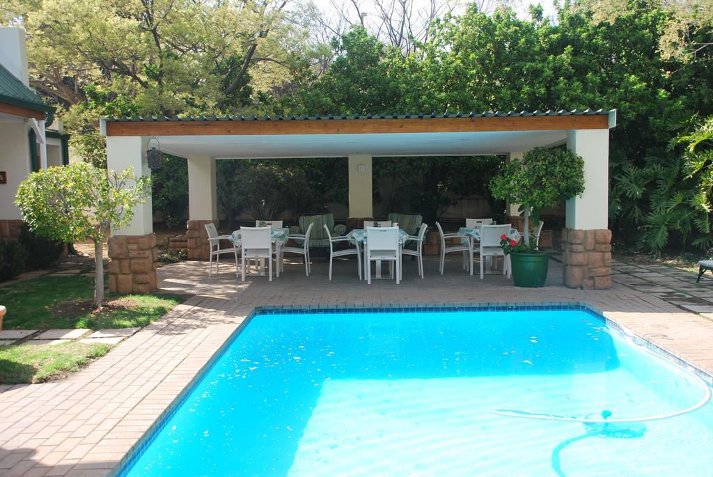 Sunninghill Guest Lodges Johannesburg Esterno foto