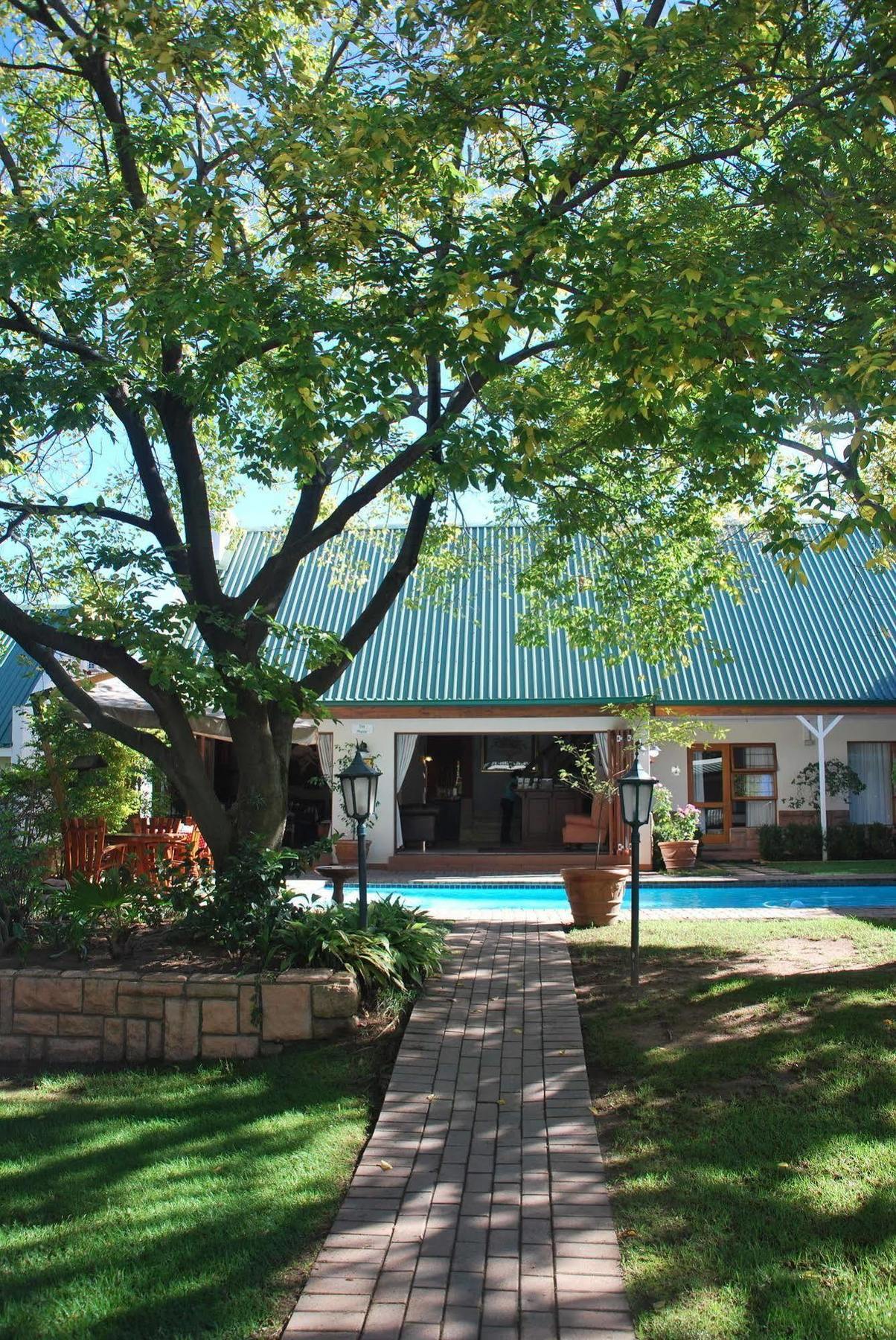 Sunninghill Guest Lodges Johannesburg Esterno foto