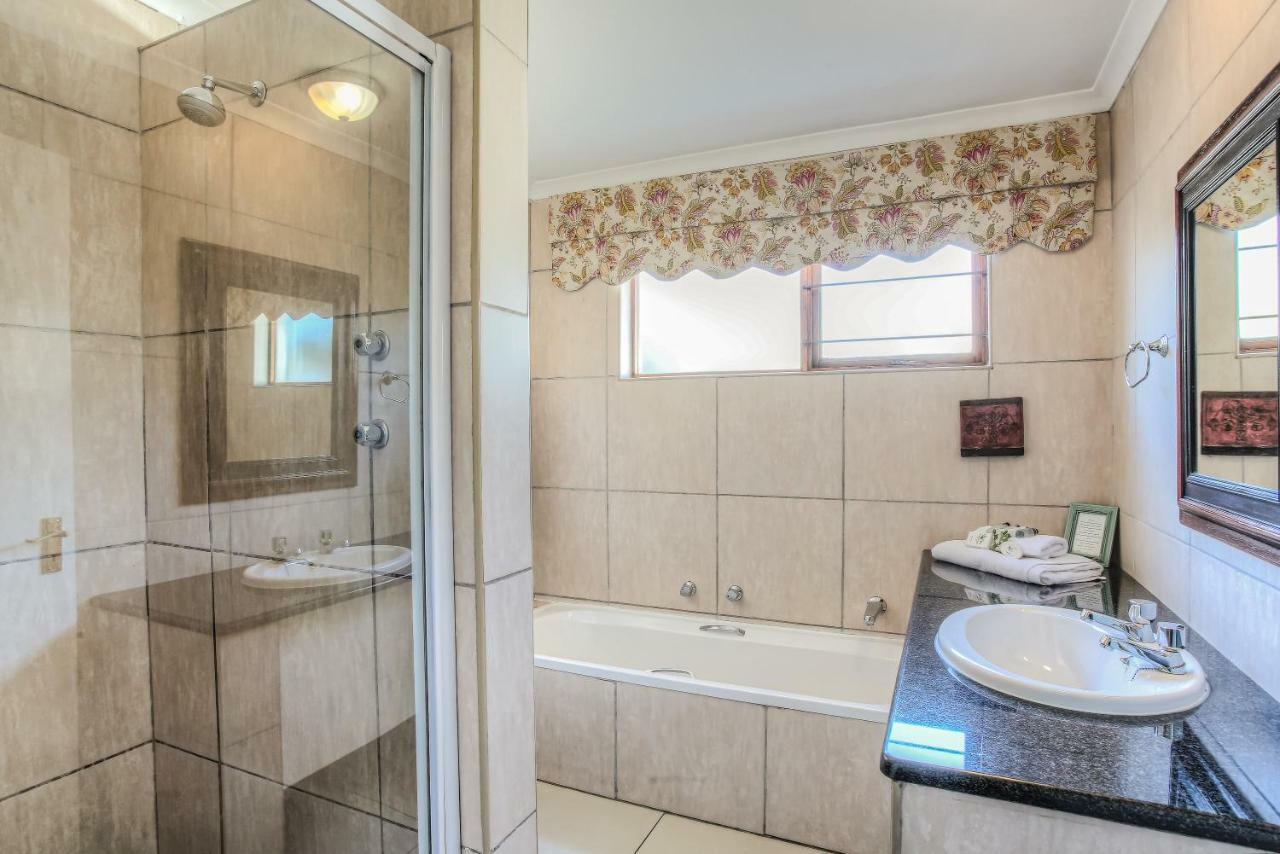 Sunninghill Guest Lodges Johannesburg Esterno foto