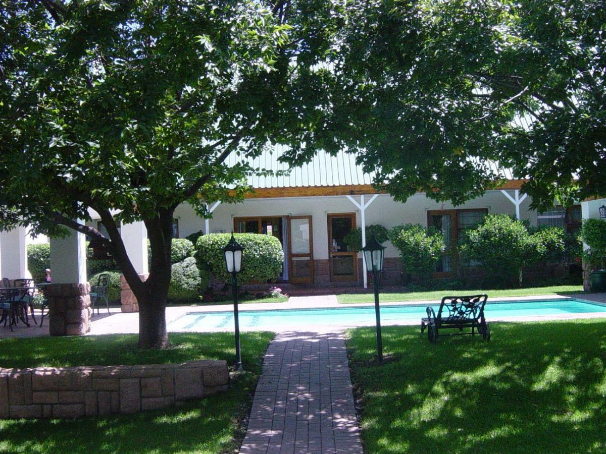 Sunninghill Guest Lodges Johannesburg Esterno foto