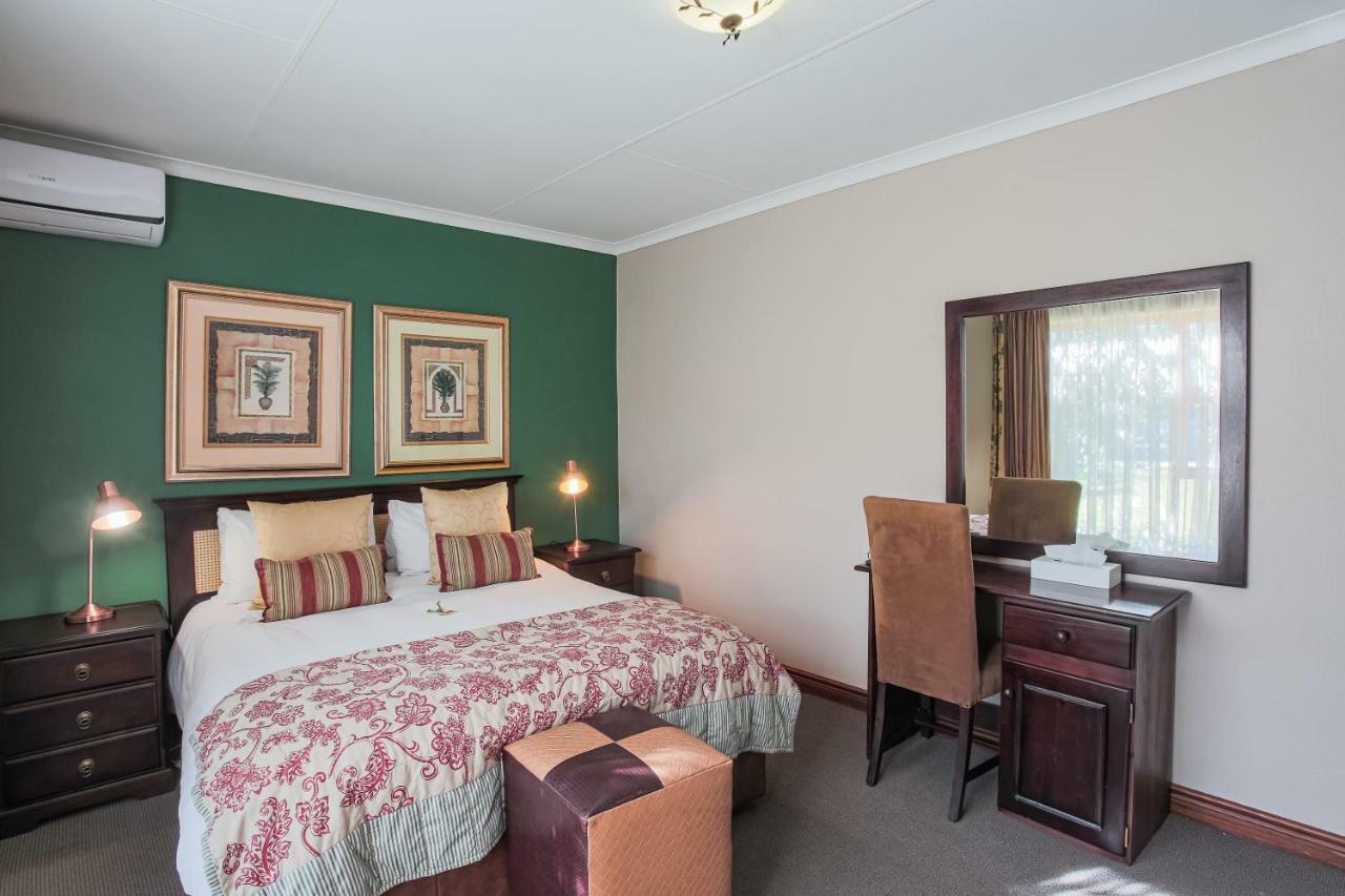 Sunninghill Guest Lodges Johannesburg Esterno foto
