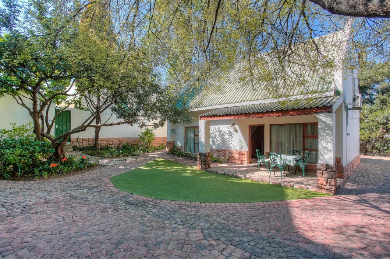 Sunninghill Guest Lodges Johannesburg Esterno foto