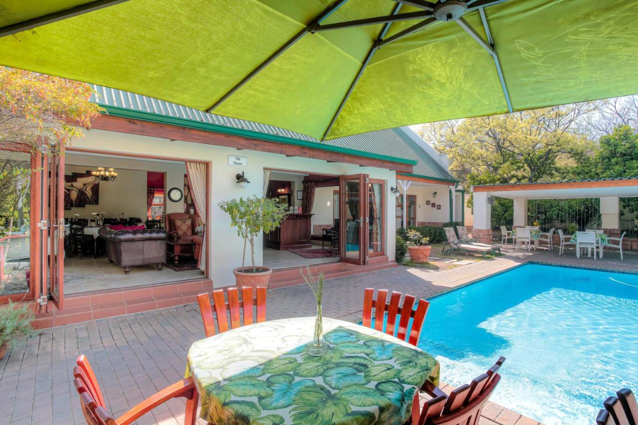 Sunninghill Guest Lodges Johannesburg Esterno foto